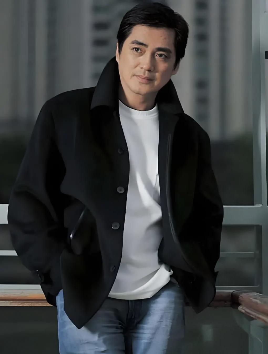 汤镇宗和汤镇业这对香港演艺圈亲兄弟，真的是童年回忆里的双份惊喜。哥哥汤镇宗当年