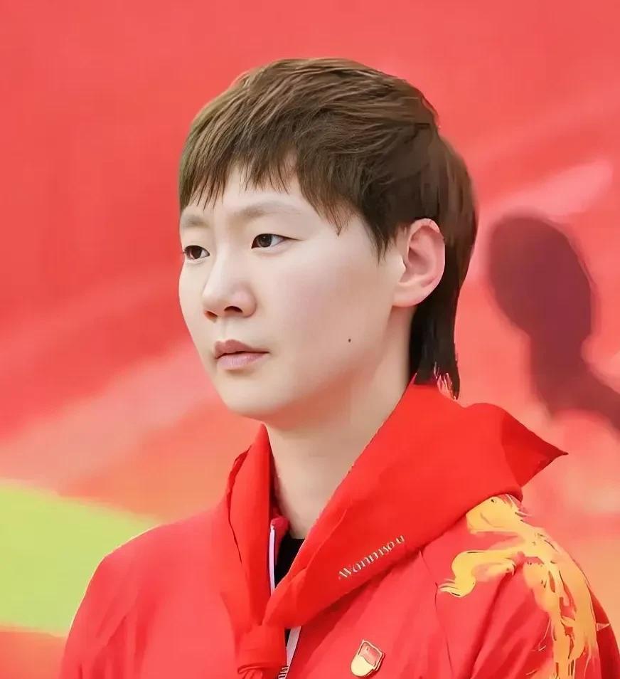 王曼昱“”散养”整一年了，这种状态快点结束吧。王曼昱真是一个苦命的孩子，作为一