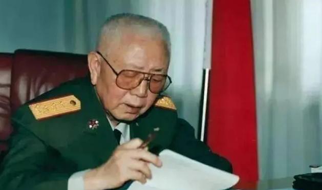 1988年春的军事会议上，刘华清的手指在南海地图上停住，指尖正压着赤瓜礁的位置。