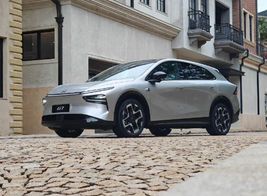 雷总说了：如果大家着急用车，也可以看看小鹏G7，理想i8和ModelY。好，