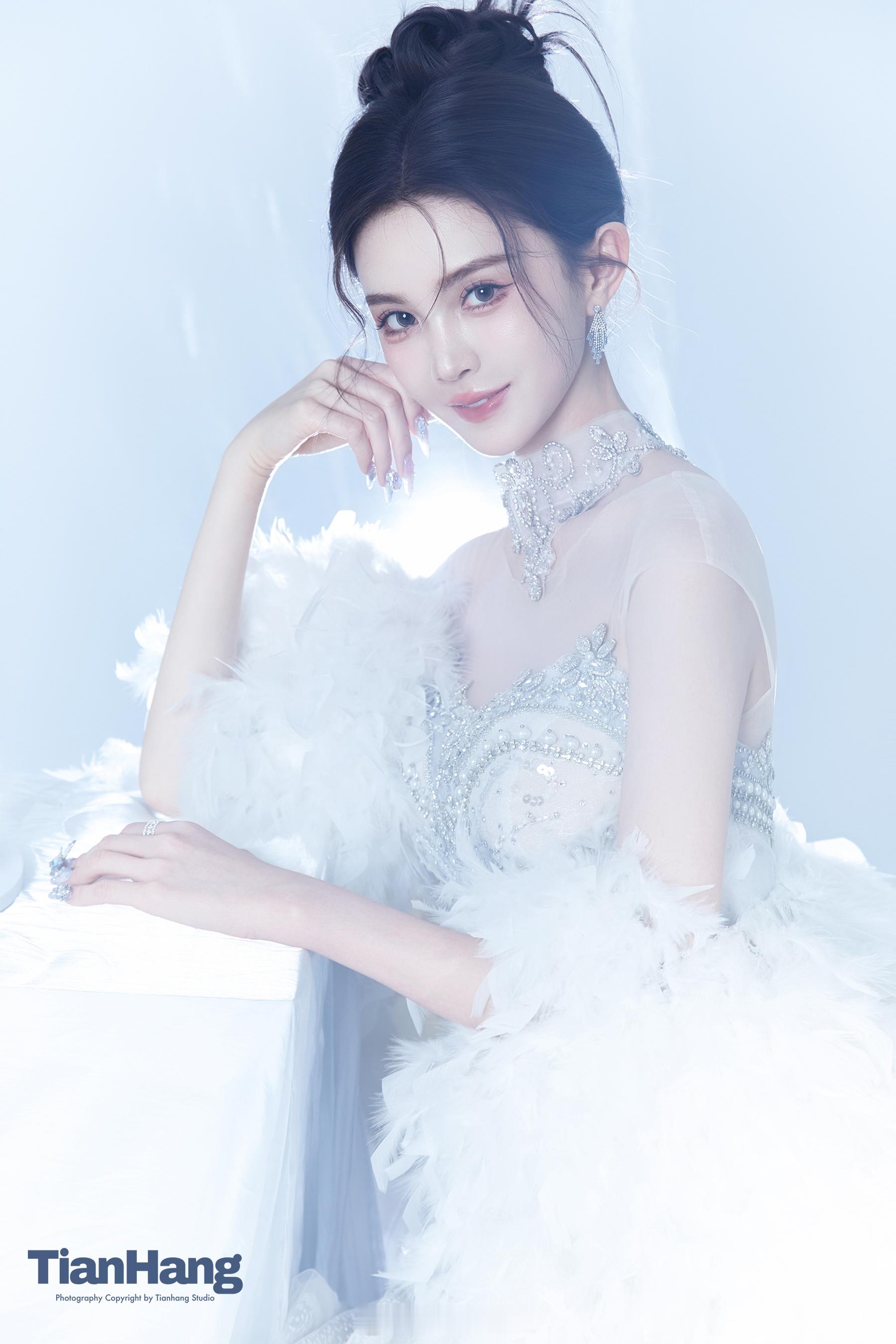 ✨棚拍客片分享光影中的璀璨💫连呼吸都带着高定的重量👑