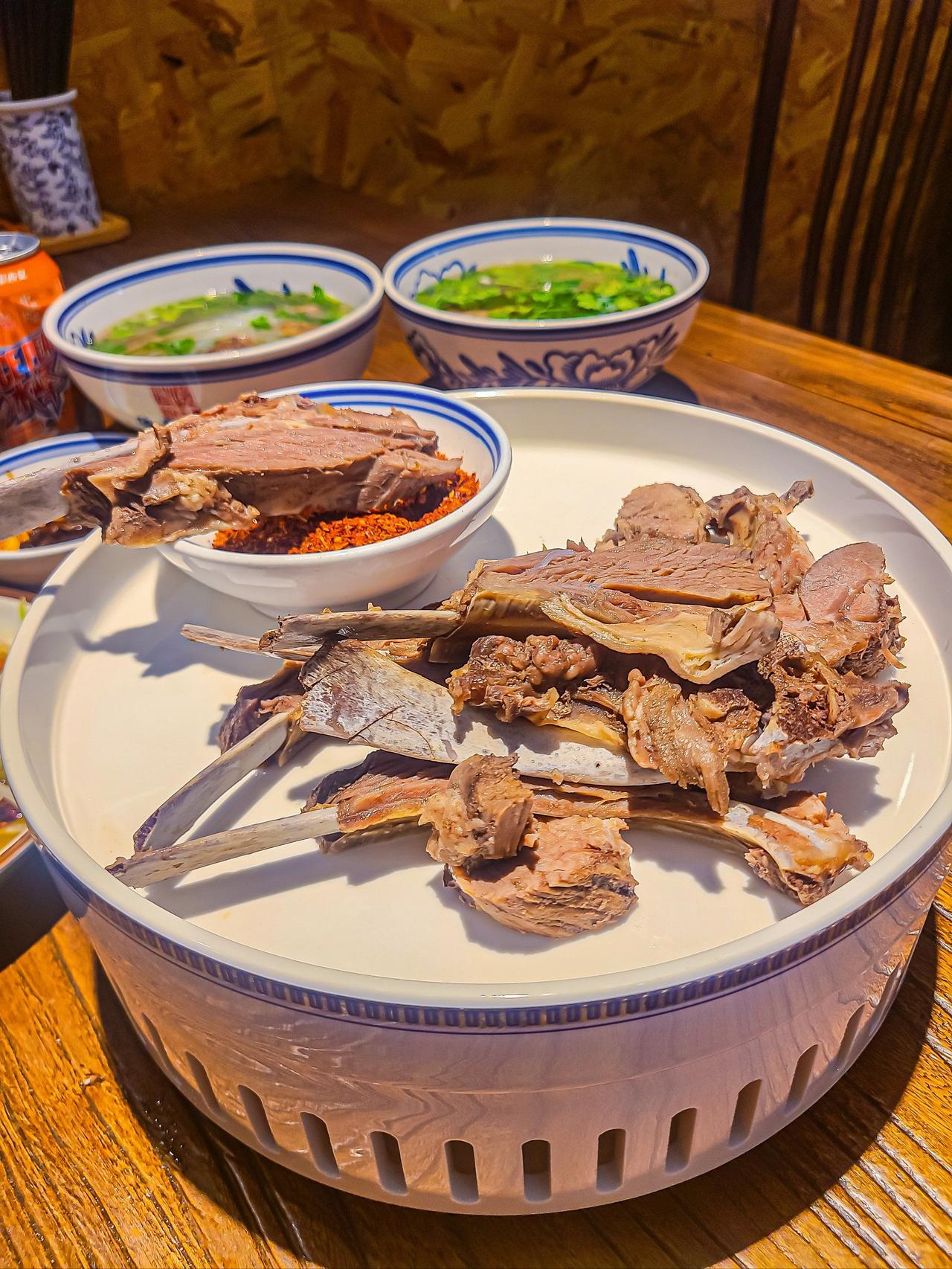 关于牛羊肉补贴是否真的存在？我分享个真事:10年前，大学室友就是宁夏回族，她说她