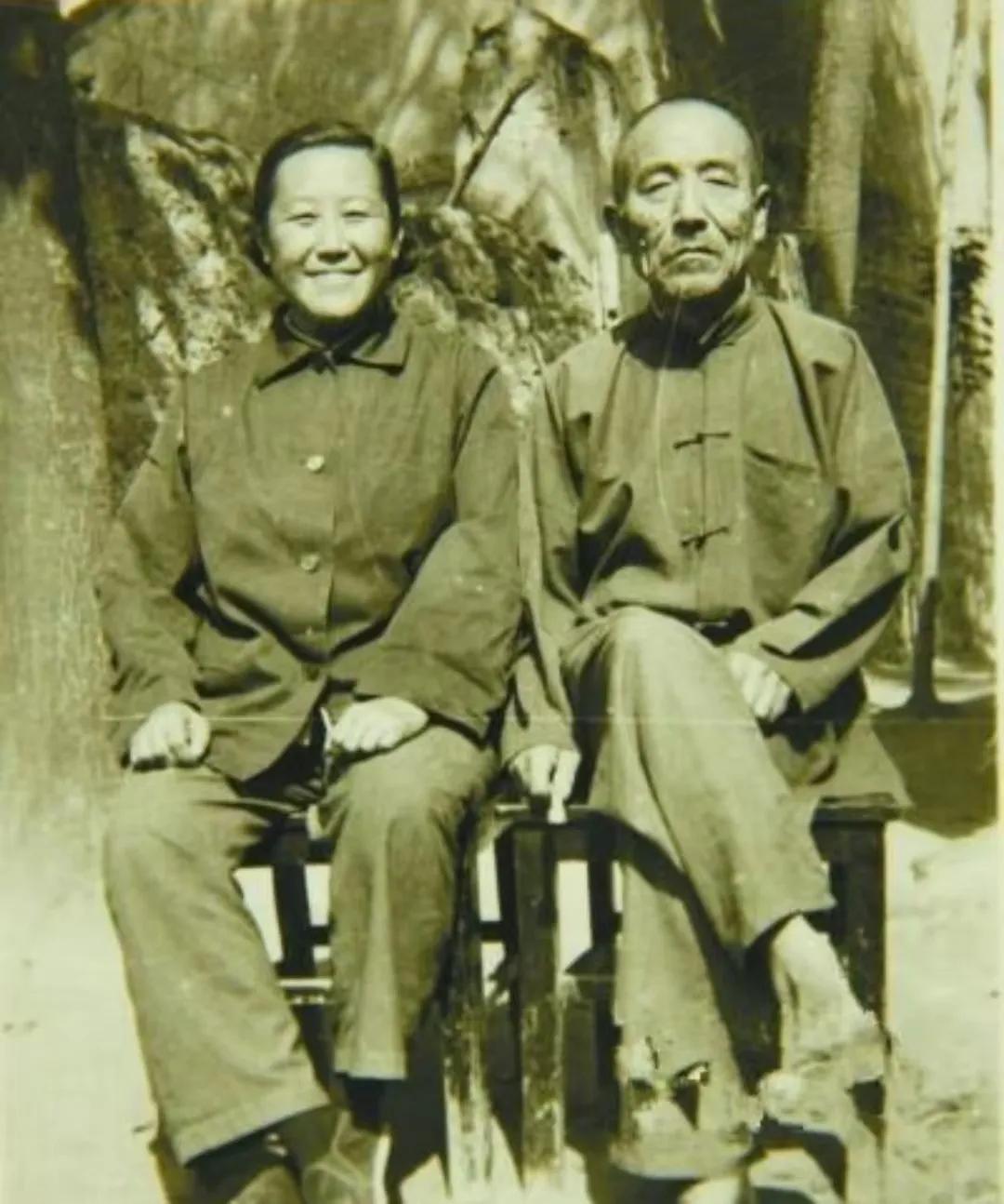 1971年，48岁文盲农民，娶了小他10岁的女大学生。新婚夜，他刚爬上床，却被女