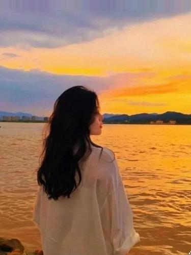 做人，诚信二字最值钱做人其实很简单，就看两个字：诚信。你说话算数，别人才