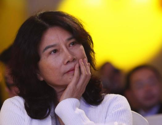 董明珠上门讨42万货款，经销商却说：再发50万的货，卖完一起结。董明珠灵机一动，