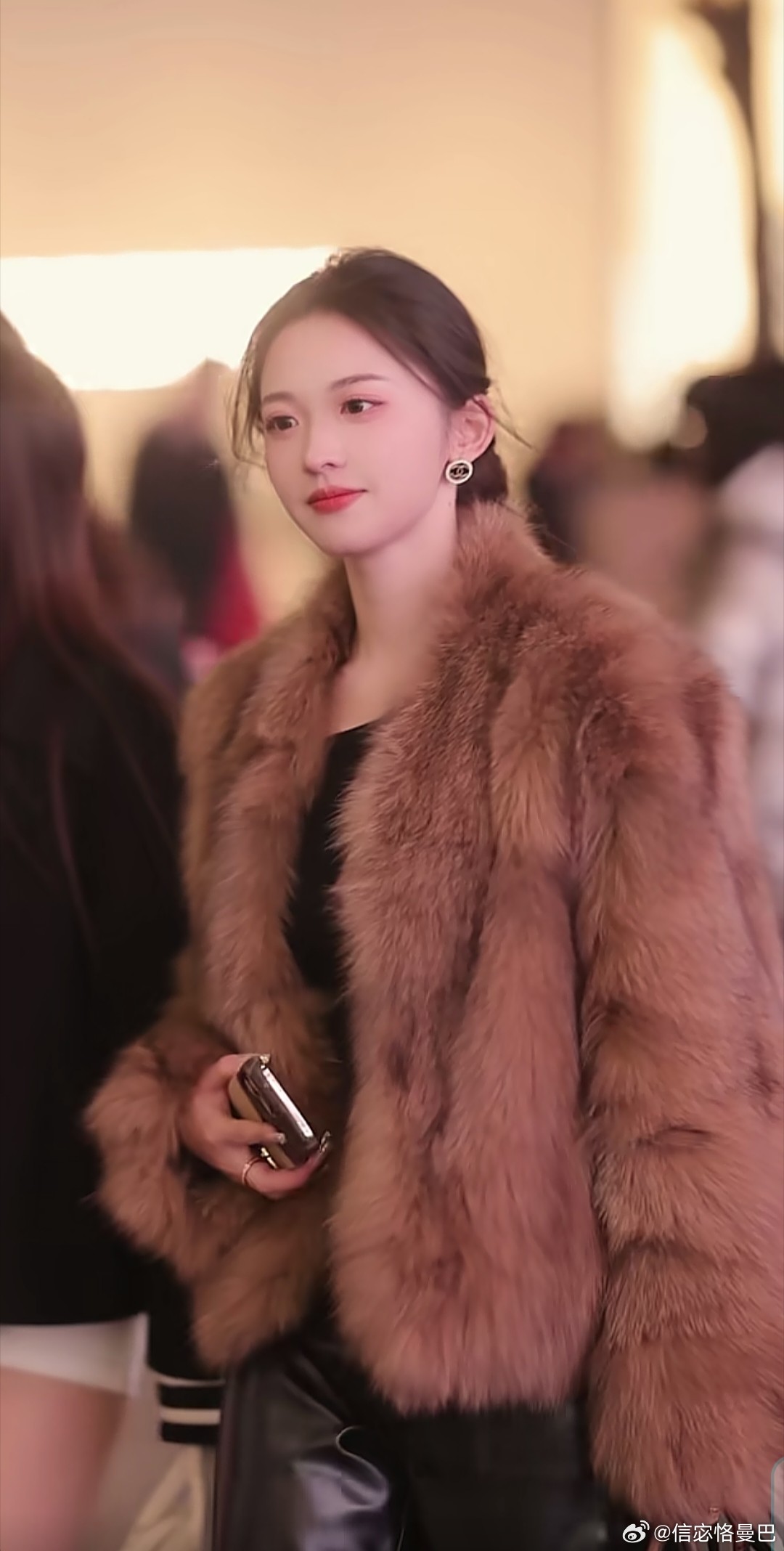 小姐姐街拍清纯女孩