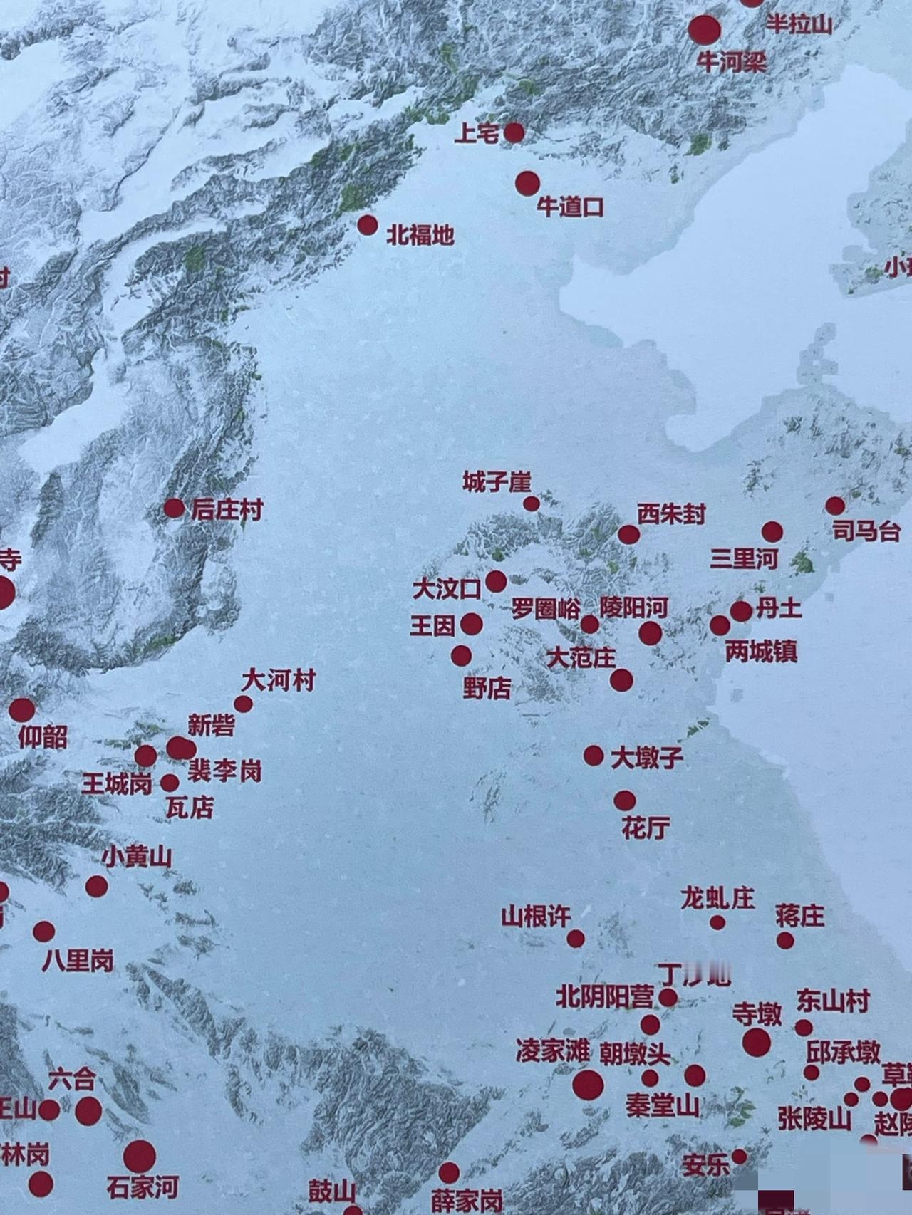 华北平原没有4000年前的遗址，主要大平原不适宜原始农业定居发展，形成不了早期文