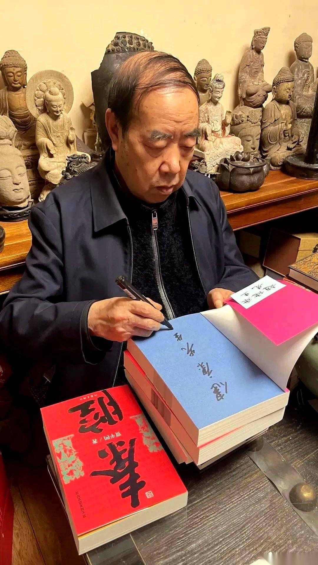 好家伙，我刚刷到的。一个人，活着，就给自己整了12个“馆”和“研究院”。12