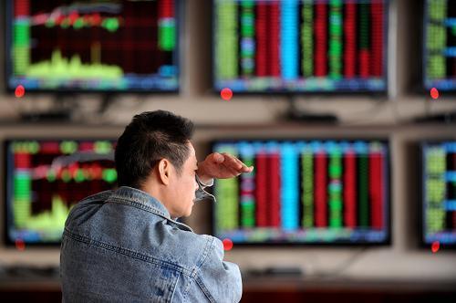 现如今，炒股的人一般分为三种：1.账户内10万以下的，喜欢天天骂人2.账户2