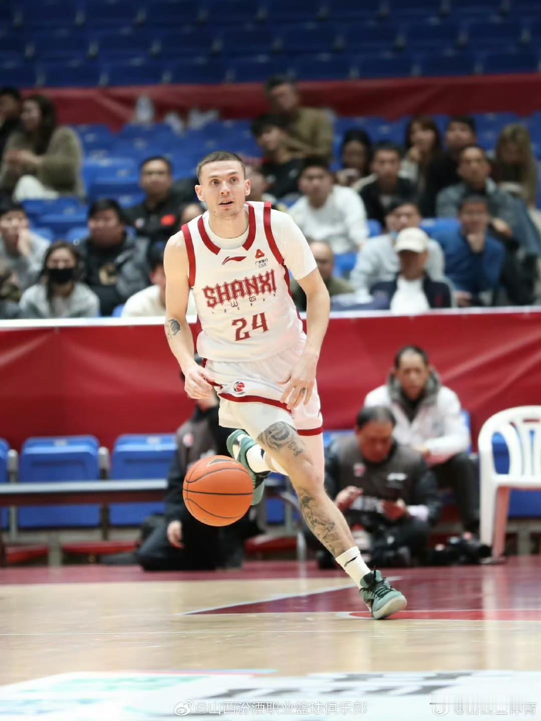 山西男篮遭遇四连败！主帅潘江表示：“输球并不可怕，可怕的是输掉斗志”！昨晚山