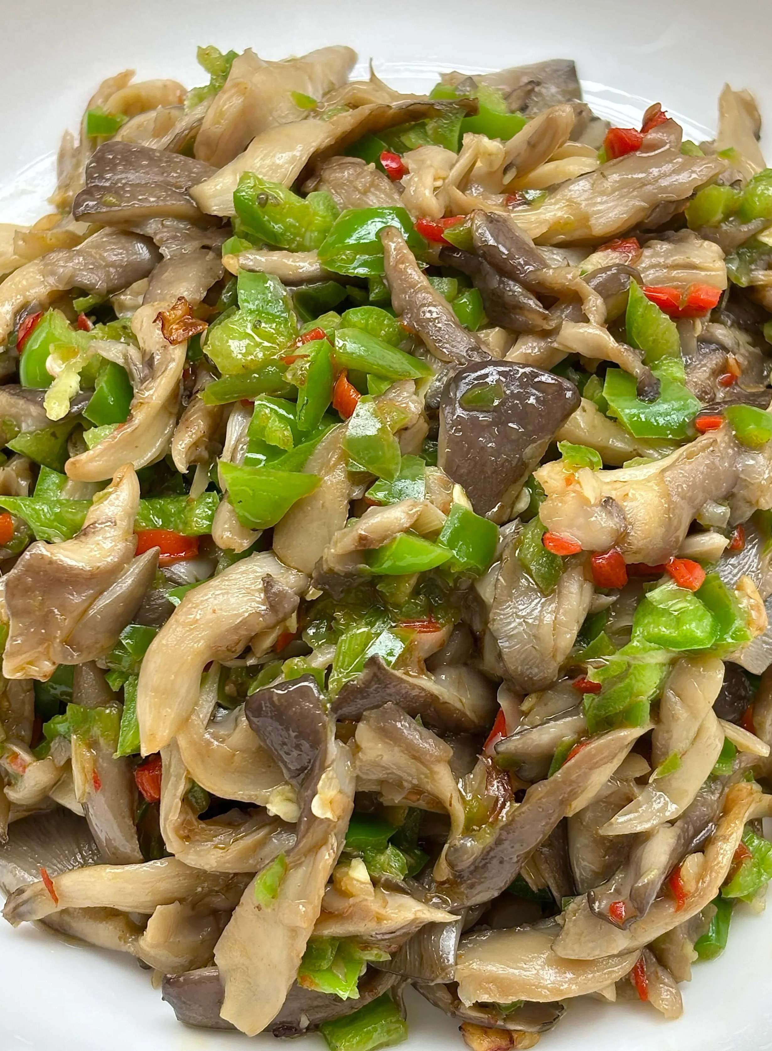 🍄春季这菜要多吃！调理肠道，降火润燥，不懂吃真可惜春天菜市场里，有几种食材正