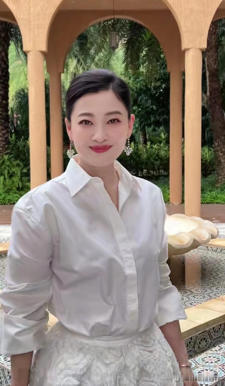 实名羡慕！梅婷家10口人同住一屋零矛盾，这相处之道绝了谁懂啊！现在小两口住