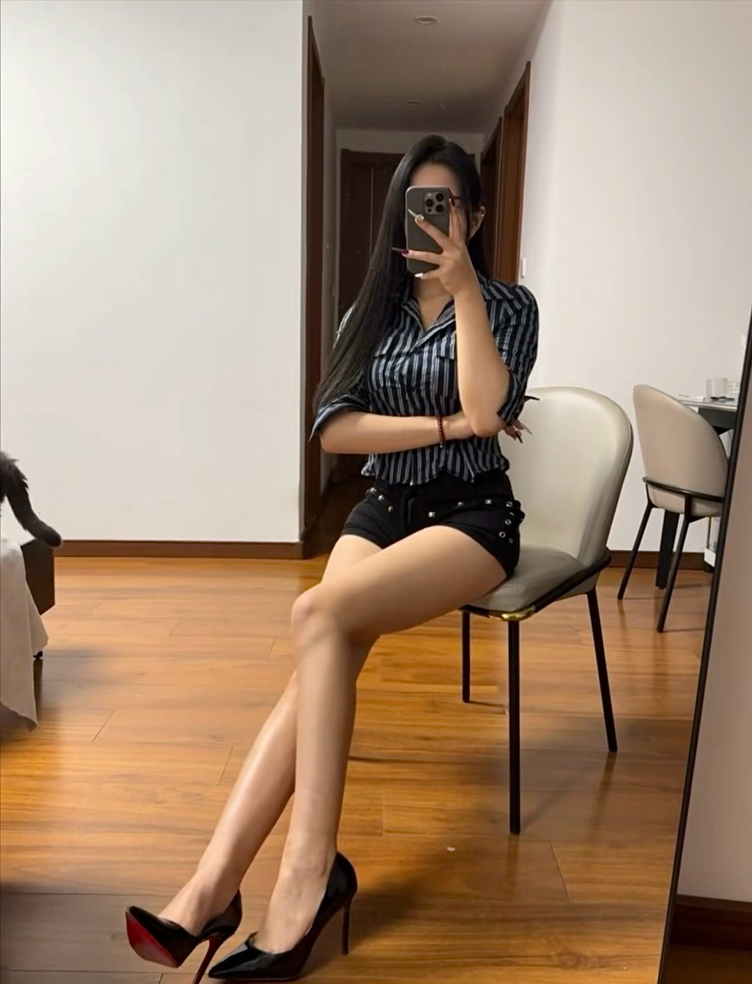 不知道反耳呢我的身材很曼妙​​​​​​