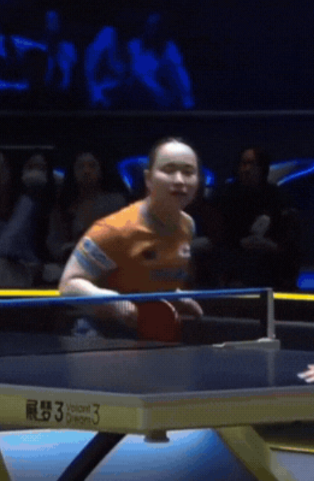 孙颖莎好暖，尹藤美诚感动！瑞典大满贯，尹藤美城VS孙颖莎，开局就流鼻血！孙