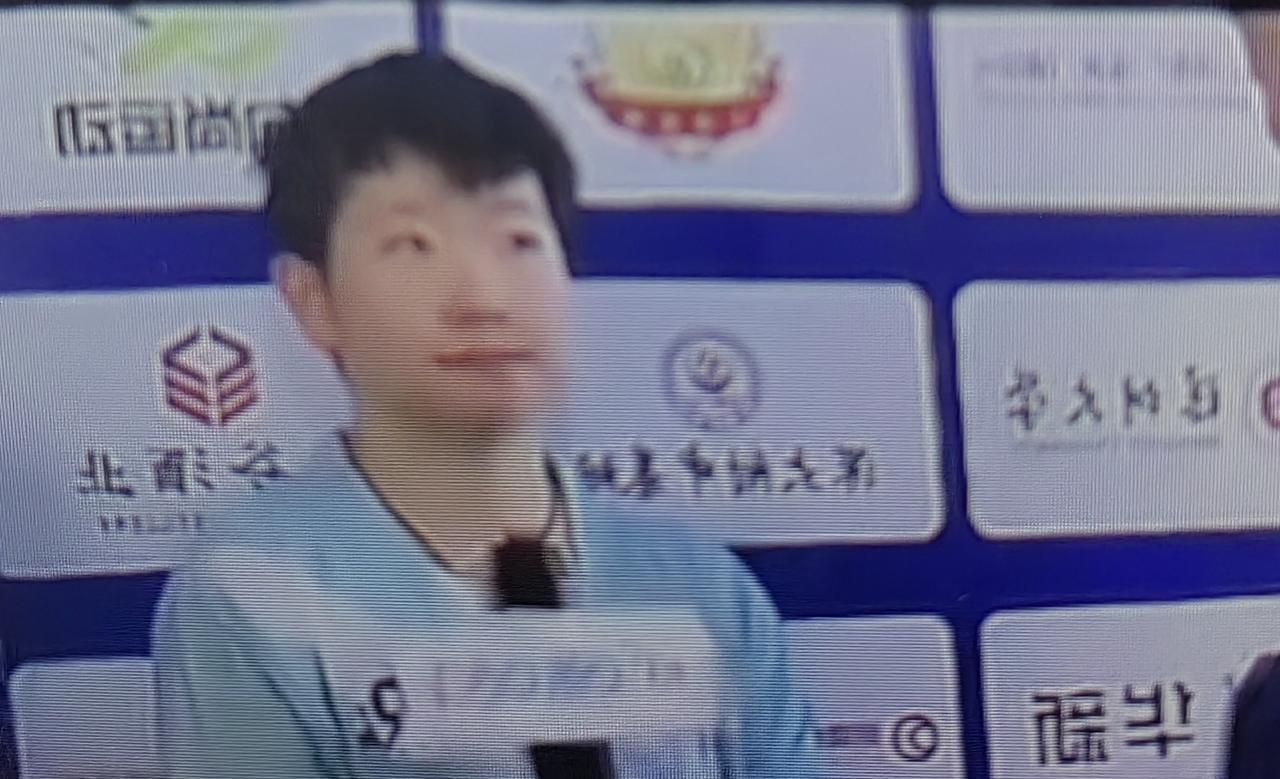莎莎今天赛后采访说：现在状态还可以，跟姚瑞轩第三局的时候自己确实有点注意力不集