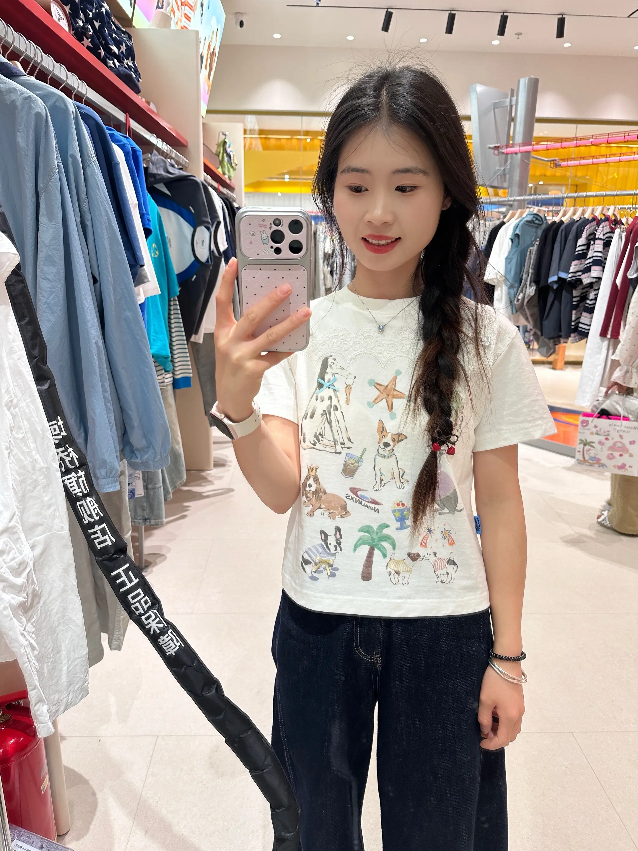 18岁的小弟弟就别加我了，阿姨我今年要24岁了，实在不忍心伤害你们，来...