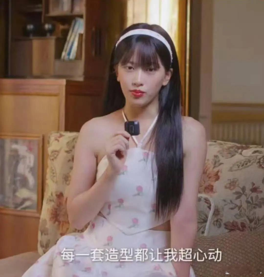 我的老天所以也别怪不给她涂口红了吧，粉丝都看不下去了😂安宥真时装男士八月刊封