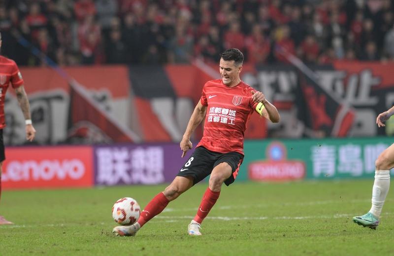 记者: 新鹏城背靠城市集团, 周定洋可清晰规划退役后生活