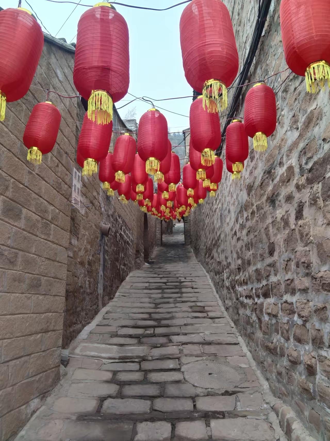 今日运势：丙午年壬辰月甲戌日2026.4.30日鼠：避免与人争执牛：小