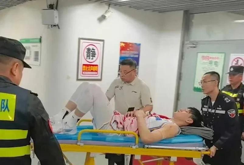 刘传兴不要成为中国篮球的罪人…中国多少年才出了这么一个篮球天才，打球天赋异禀，干