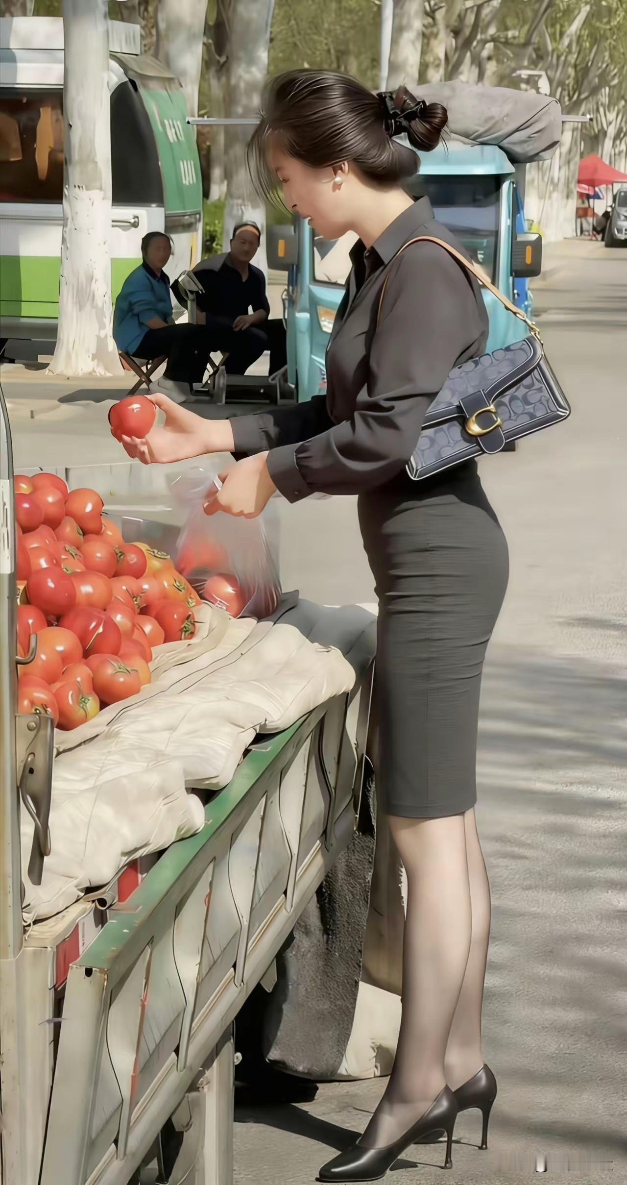 有人觉得女生肉乎乎的微凸小肚子很迷人。