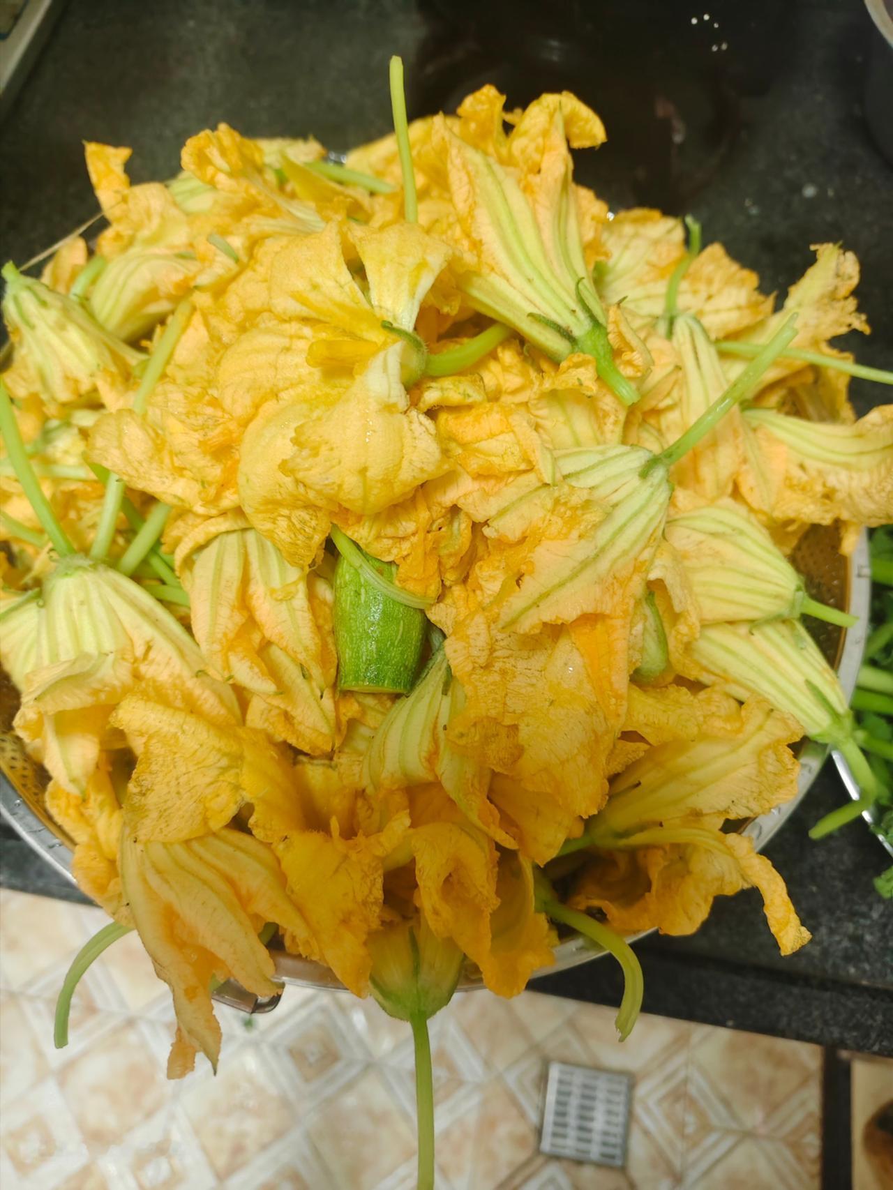 南瓜花到底怎么炒才好吃呢？