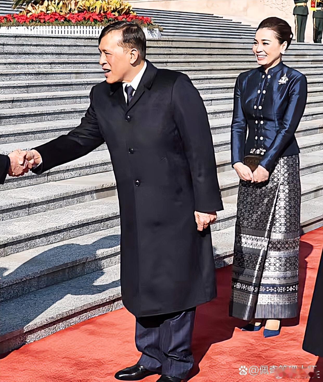 苏提达王后，仪态完美，端庄大气，美翻了