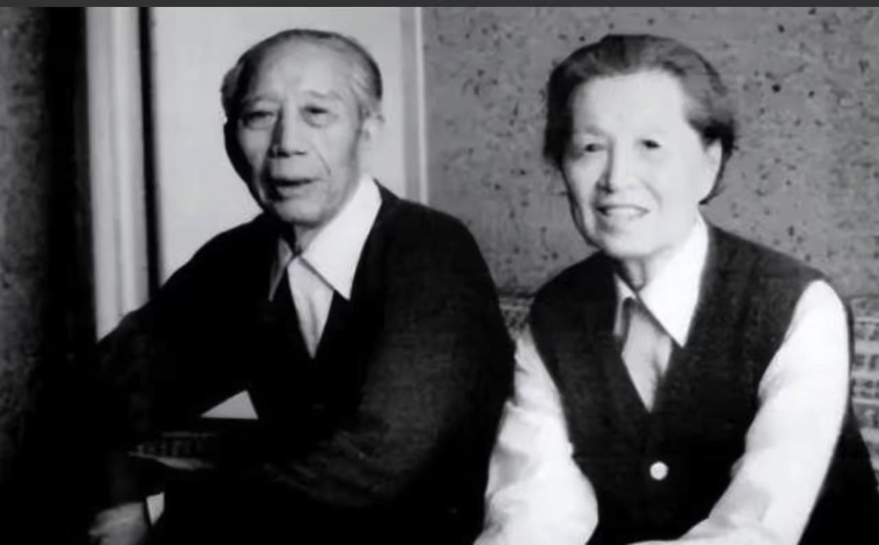 1937年，旅长王震29岁了，还是光棍，贺龙急了：“王胡子，给你介绍个北大女学生