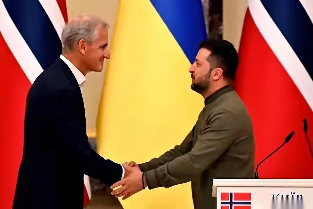 挪威，甩给乌克兰70亿美金。但最扎我心的不是钱，是他们首相说的一句话：“光靠别