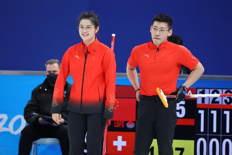 中国女子冰壶队上演惊天逆转，世界壶联回应争议事件在这场备受瞩目的赛事中，中国女