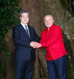 巴西高规格安排中国！ 当地时间11月5日，巴西总统卢拉和总统府首席部长科斯塔