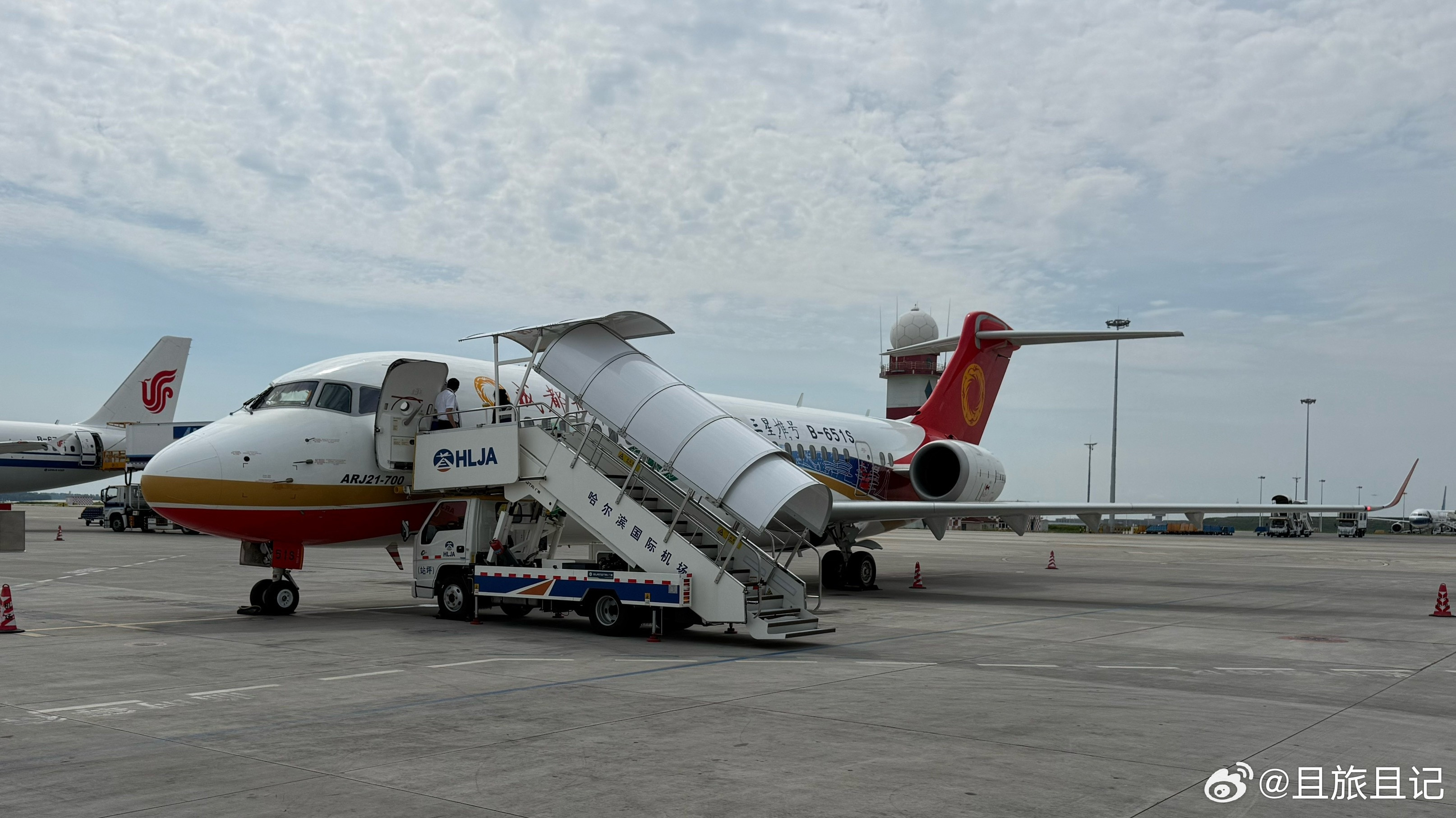 乘坐成都航空这架航班号为EU2796、飞机编号为B651S、机龄4.7年的中国商