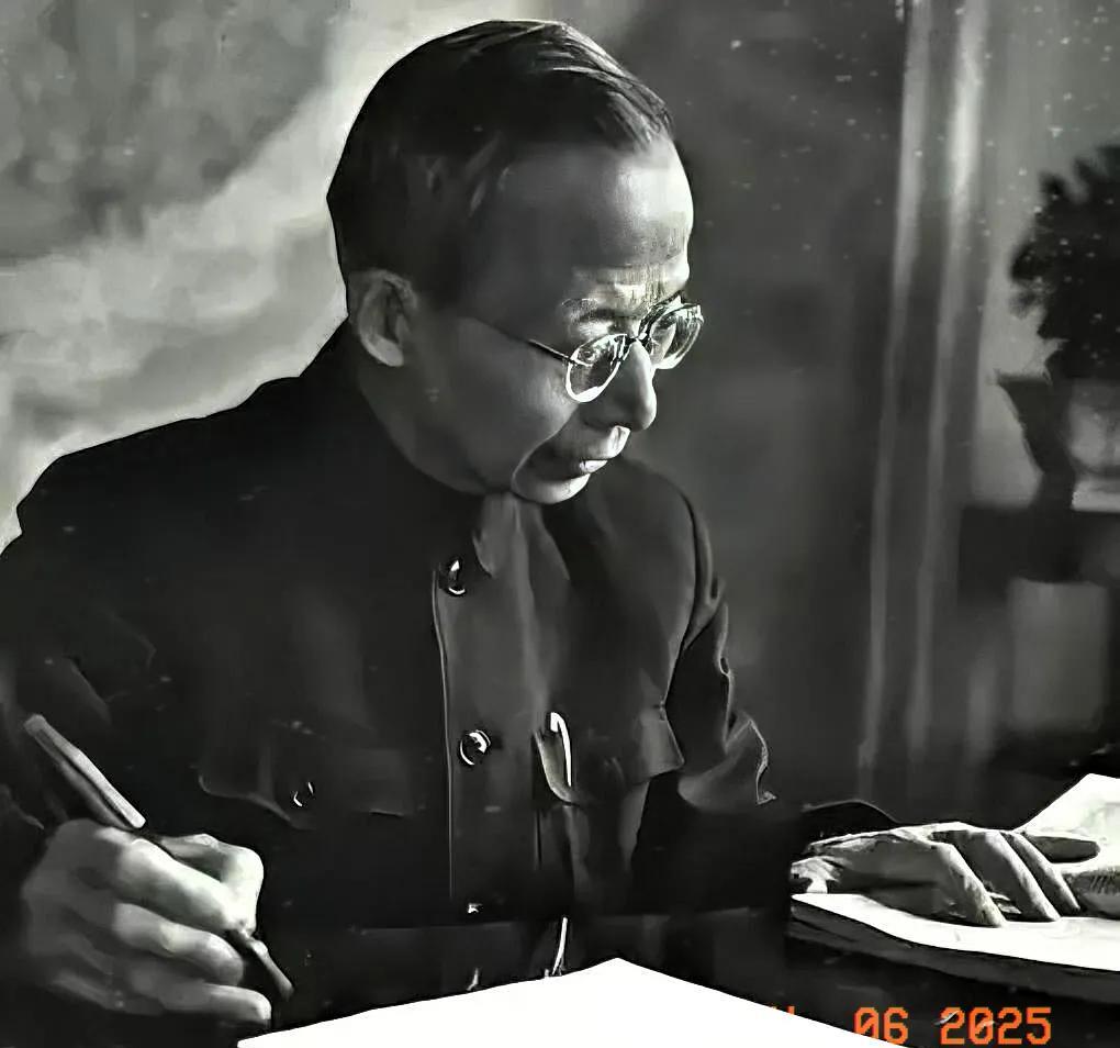 1918年，28岁竺可桢博士毕业，被女校长堵在家里。对方语出惊人："你娶我妹妹，