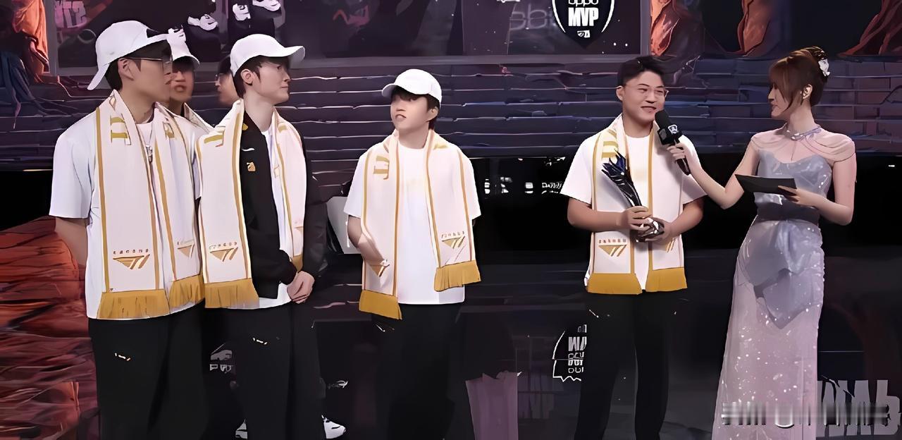 T1又夺冠了！Faker的第6个S赛冠军，没想到一个LCK联赛的第4名，又奇迹般