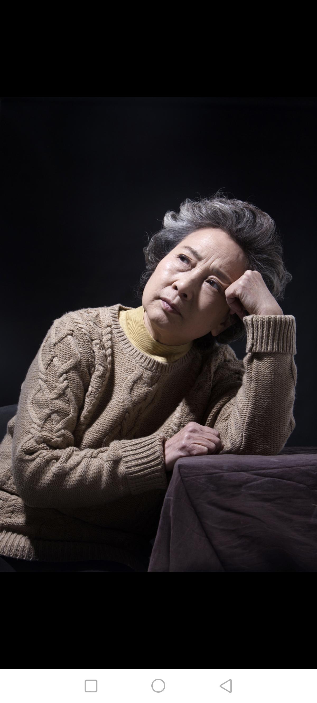 我同学在群里说：“这两天自己的头都大了”！在群里求大家帮他的孙子找份工作！我