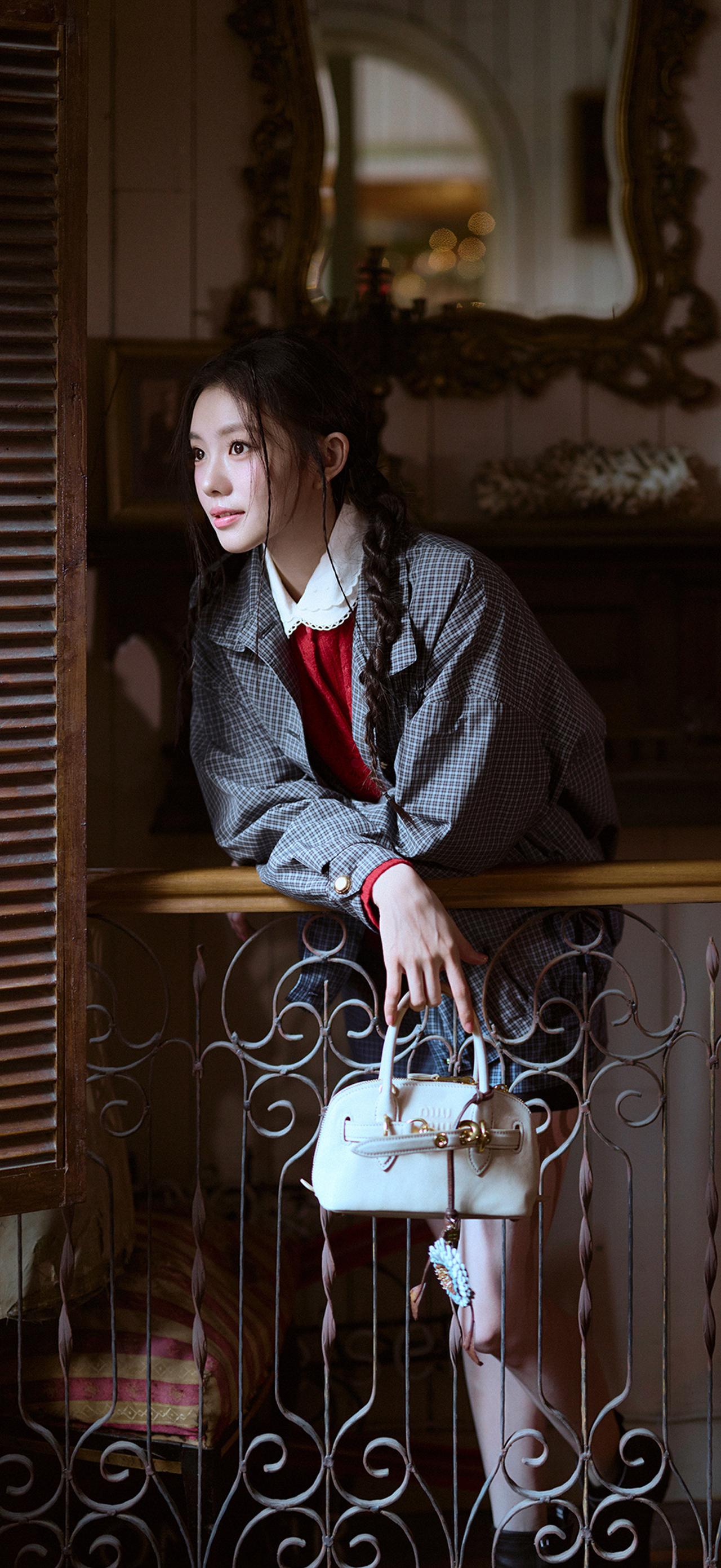 美女壁纸-第5702期-刘浩存