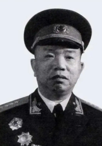 1971年，开国大将王树声到部队看望女儿，却被警卫兵蛮横拦下“请您排队等候，领表