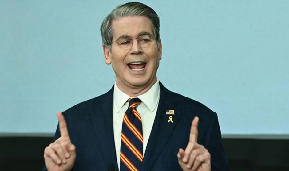 美国已经确认，世界可以让美国去称霸，但中国不在美国的世界范畴内。贝森特9月表示，