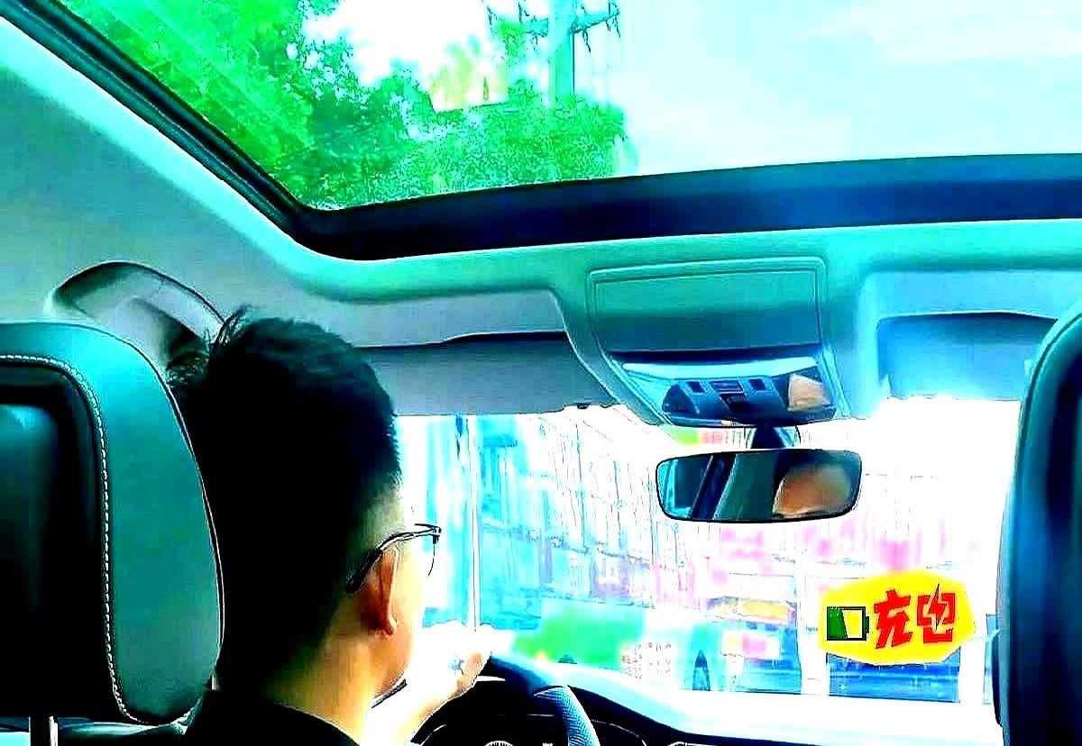 我爸开了几十年车，教了我不少超实用的开车窍门有件事我爸反复强调得用身体记
