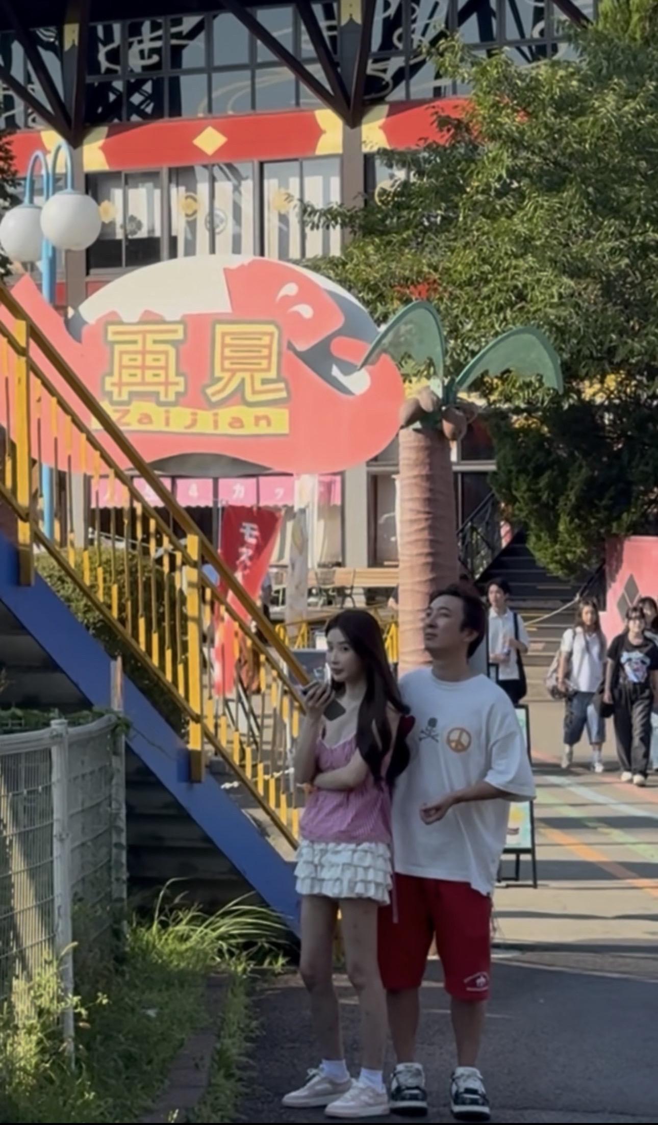 王思聪找了新女友，网友:这个和懒懒也挺像的