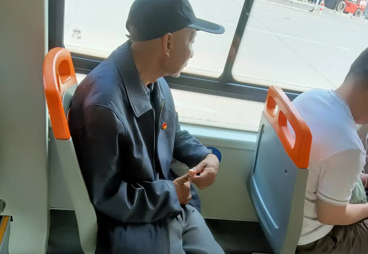 我骄傲，我是兖州人从兖州发往济宁的91路公交车上出现了感人的一幕：一个脑梗或