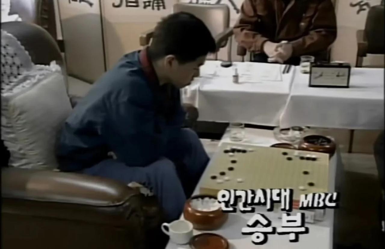 李昌镐不是天才，他是个漏洞。他5岁摸上棋盘，9岁就能下赢教他的老师。不是算得