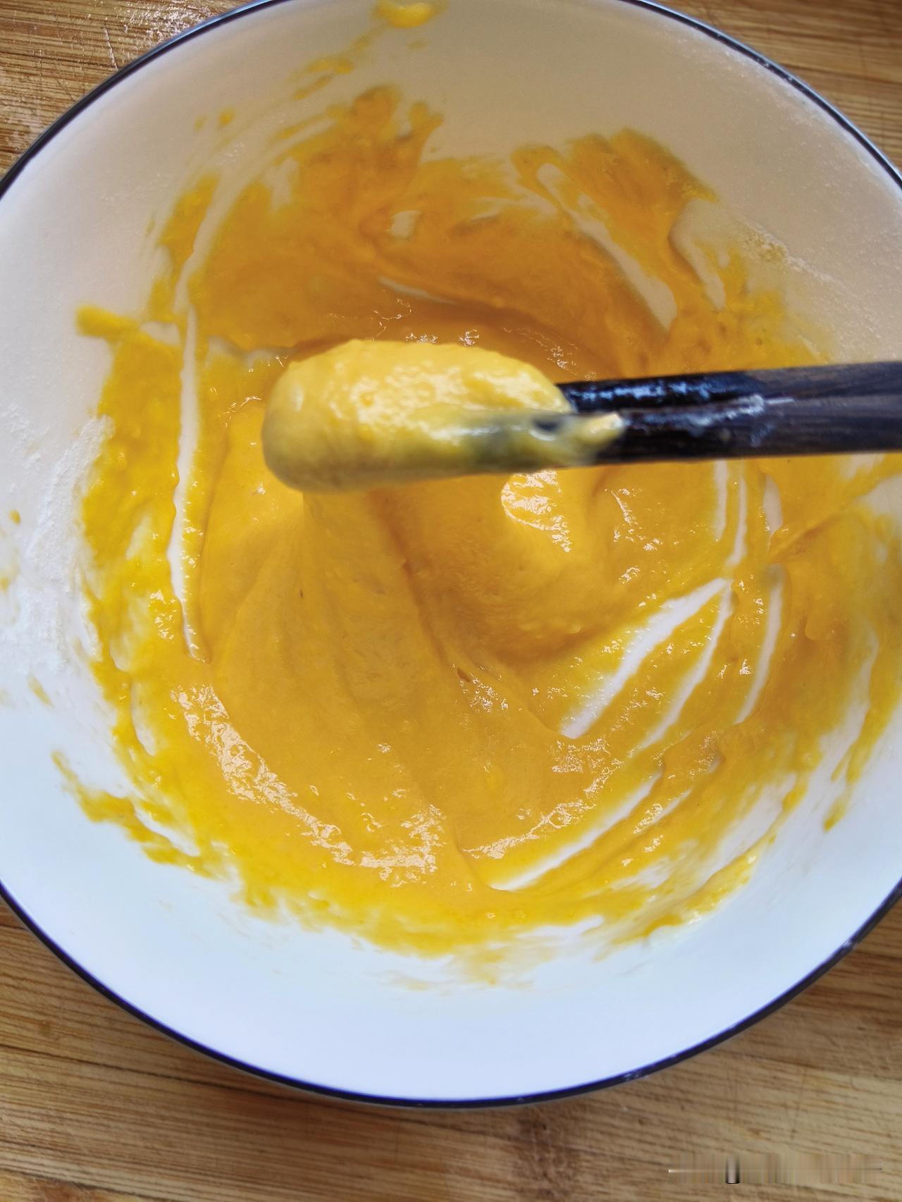 省事，好吃，还有营养就吃这种东西——疙瘩汤。今天中午，她问我，你吃面条还是米饭