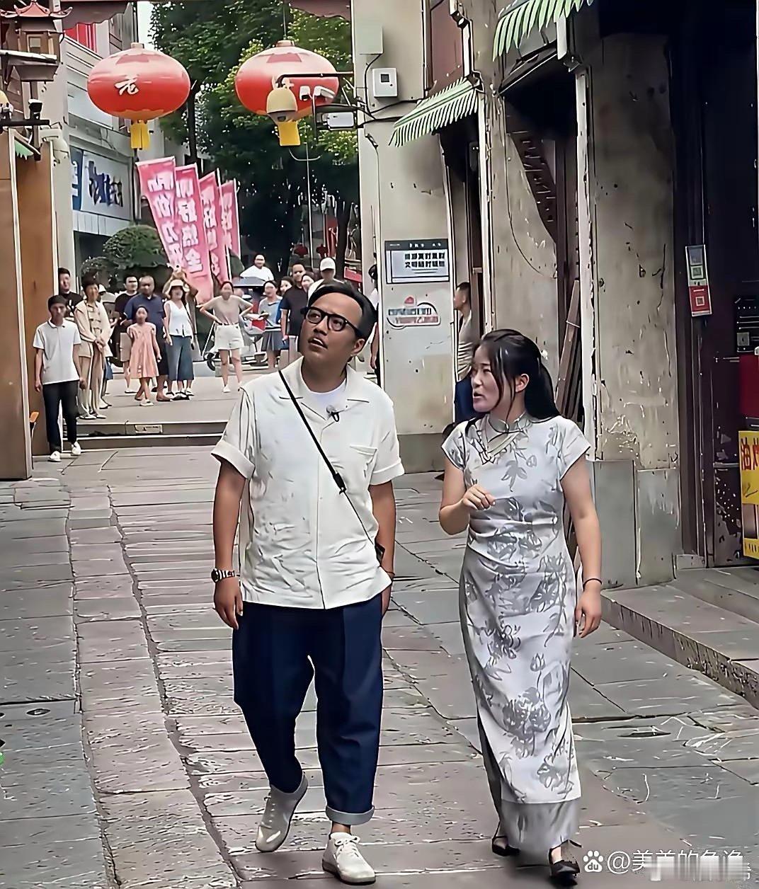 汪涵旁边那女的是谁呀？瞅着挺眼熟，可咋也想不起叫啥名。​​​