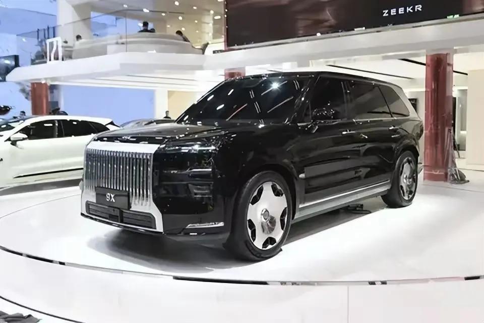 极氪9X有大动作啦！7月8日极氪9X极昼白实车图片曝光，它将于7月9日举办技术发