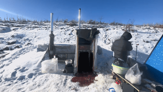 听我一句劝，有些人生体验，纯粹就是花钱买罪受。最近刷到对自驾游夫妻，大冬天跑