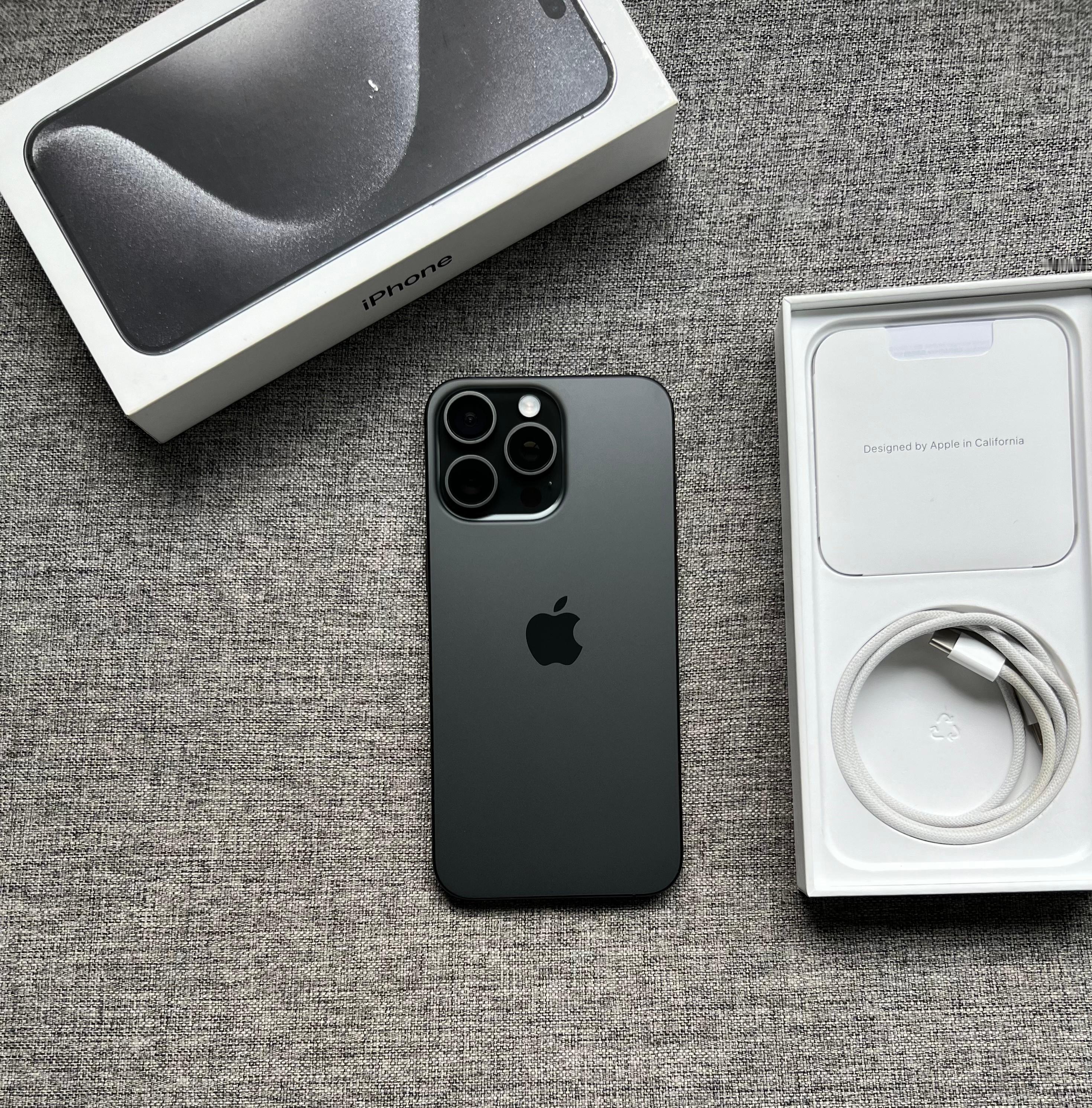国行iPhone15ProMax256G黑色钛金属，99新全套，🔋仅循
