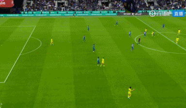 利雅德胜利主教练热苏斯这次真的是生气了！对阵利雅德新月的比赛，上半场C罗越位几