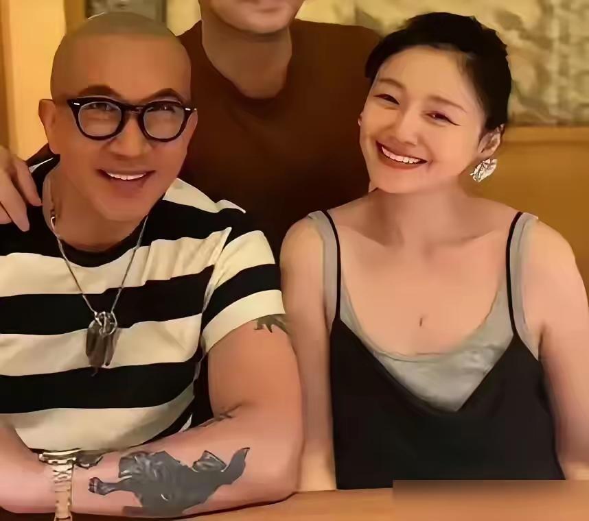 看大S最后几年的状态，真的让人心里不是滋味。曾经在娱乐圈里，她是出了名的“