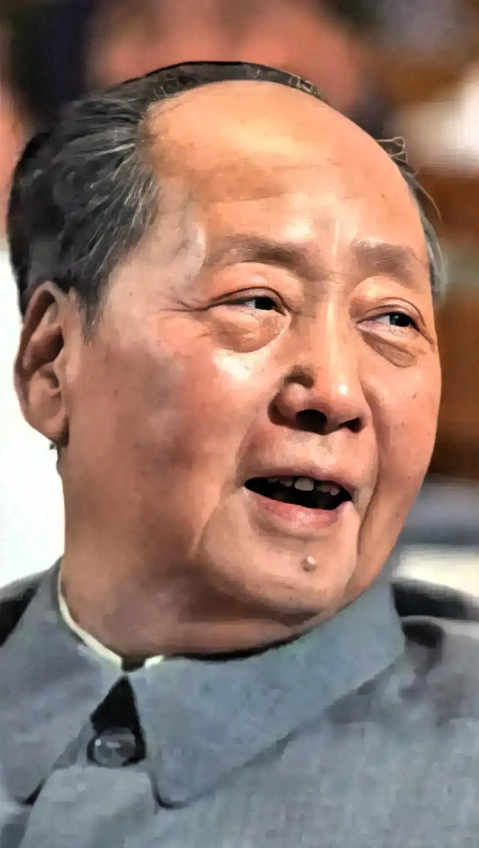 伟人有双慧眼，几十年前就看清了中国的未来。毛主席曾坚定地说：“中国人民有志